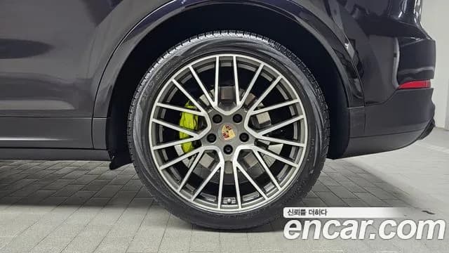2021 Porsche Cayenne (PO536) 3.0 E-Hybrid Sold VIN WP1AE29Y2MDA33380 – exterior detail 2021 Porsche Cayenne (PO536) 3.0 E-Hybrid Sold VIN WP1AE29Y2MDA33380 – exterior detail