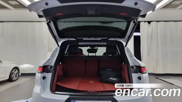 2025 Porsche Cayenne (PO536) 3.0 E-Hybrid Sold VIN WP1AE29Y3SDA49004 – trunk area 2025 Porsche Cayenne (PO536) 3.0 E-Hybrid Sold VIN WP1AE29Y3SDA49004 – trunk area