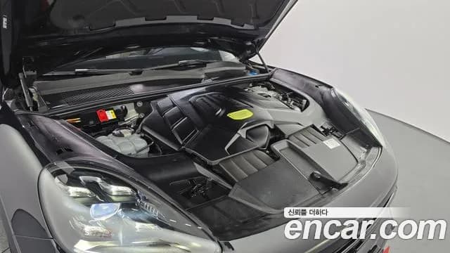 2022 Porsche Cayenne (PO536) 3.0 E-Hybrid Sold VIN WP1AE29Y8NDA39265 – interior seats 2022 Porsche Cayenne (PO536) 3.0 E-Hybrid Sold VIN WP1AE29Y8NDA39265 – interior seats