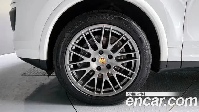 2017 Porsche New Cayenne 3.0 Diesel Platium Edition Sold VIN WP1AF2928HLA30469 – side profile 2017 Porsche New Cayenne 3.0 Diesel Platium Edition Sold VIN WP1AF2928HLA30469 – side profile