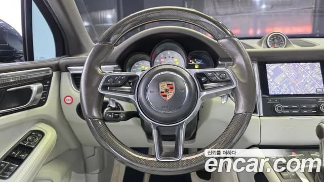 2018 Porsche Macan 3.0 GTS Sold VIN WP1AG2954JLB63064 – photo 12 2018 Porsche Macan 3.0 GTS Sold VIN WP1AG2954JLB63064 – photo 12