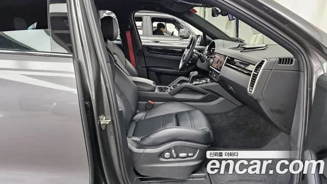 2021 Porsche Cayenne (PO536) 3.0 Coupe Sold VIN WP1BA29Y1MDA62322 – trunk area 2021 Porsche Cayenne (PO536) 3.0 Coupe Sold VIN WP1BA29Y1MDA62322 – trunk area