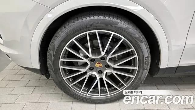2022 Porsche Cayenne (PO536) 3.0 Coupe Sold VIN WP1BA29Y2NDA66171 – interior seats 2022 Porsche Cayenne (PO536) 3.0 Coupe Sold VIN WP1BA29Y2NDA66171 – interior seats