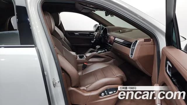 2021 Porsche Cayenne (PO536) 3.0 Coupe Sold VIN WP1BA29Y5MDA63408 – exterior detail 2021 Porsche Cayenne (PO536) 3.0 Coupe Sold VIN WP1BA29Y5MDA63408 – exterior detail