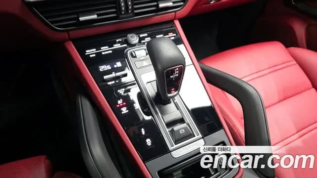 2022 Porsche Cayenne (PO536) 3.0 Coupe Sold VIN WP1BA29Y6ND401987 – interior seats 2022 Porsche Cayenne (PO536) 3.0 Coupe Sold VIN WP1BA29Y6ND401987 – interior seats