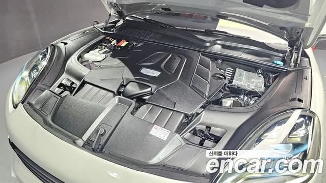 2022 Porsche Cayenne (PO536) 3.0 COUPE PLATINUM EDITION Sold VIN WP1BA29Y6NDA68862 – engine bay 2022 Porsche Cayenne (PO536) 3.0 COUPE PLATINUM EDITION Sold VIN WP1BA29Y6NDA68862 – engine bay