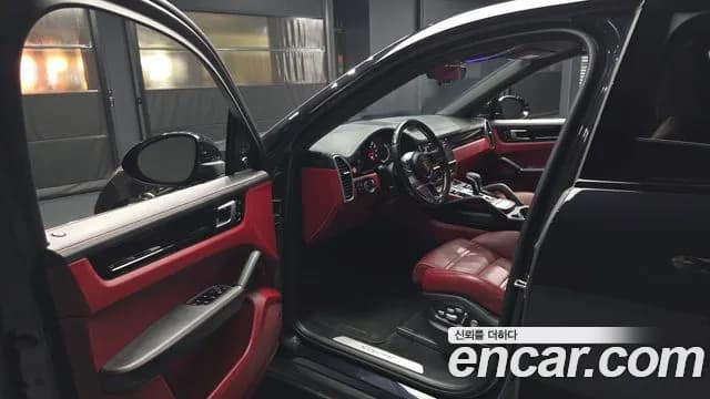 2021 Porsche Cayenne (PO536) 3.0 Coupe Sold VIN WP1BA29Y7MDA62647 – interior seats 2021 Porsche Cayenne (PO536) 3.0 Coupe Sold VIN WP1BA29Y7MDA62647 – interior seats