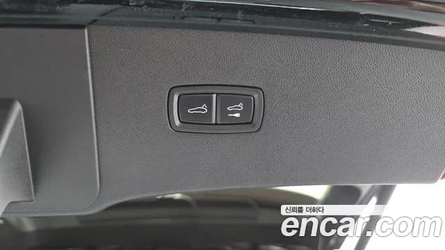 2023 Porsche Cayenne (PO536) 3.0 COUPE PLATINUM EDITION Sold VIN WP1BA29YXPDA35883 – interior seats 2023 Porsche Cayenne (PO536) 3.0 COUPE PLATINUM EDITION Sold VIN WP1BA29YXPDA35883 – interior seats