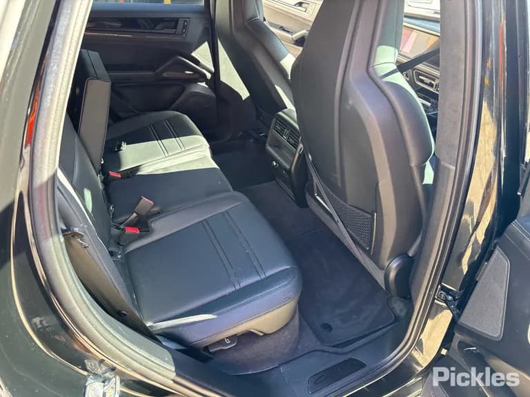 2025 Porsche Cayenne Used VIN WP1ZZZ9YZTDA25188 – side profile 2025 Porsche Cayenne Used VIN WP1ZZZ9YZTDA25188 – side profile