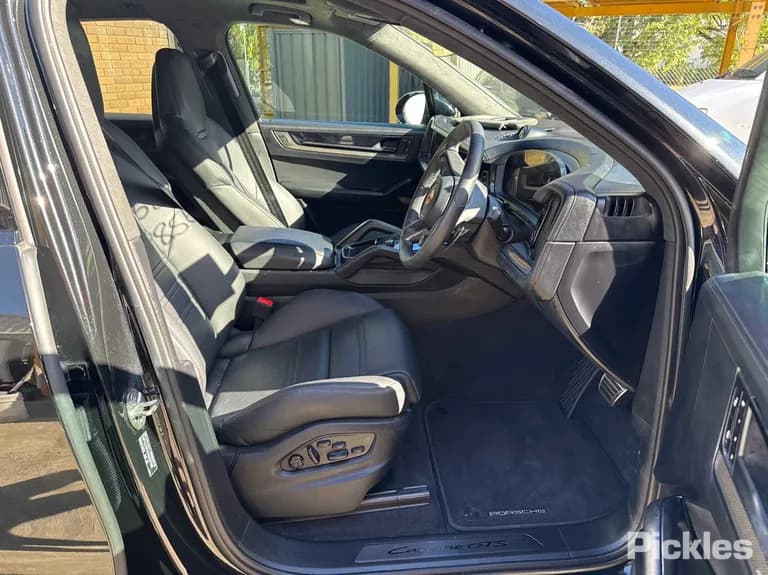 2025 Porsche Cayenne Used VIN WP1ZZZ9YZTDA25188 – dashboard 2025 Porsche Cayenne Used VIN WP1ZZZ9YZTDA25188 – dashboard