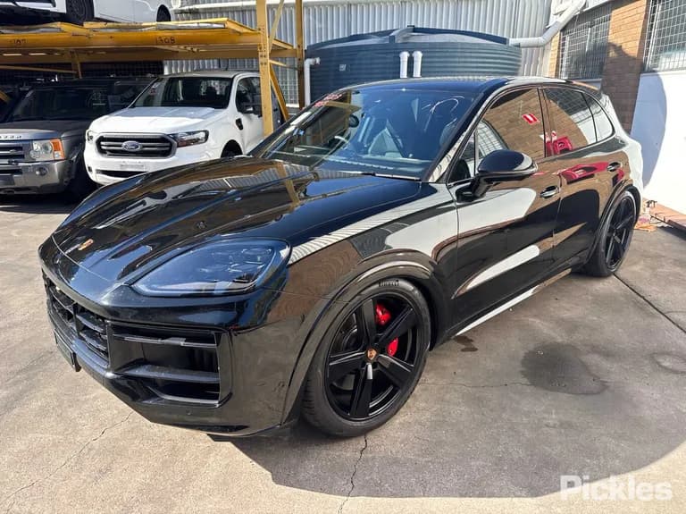 2025 Porsche Cayenne Used VIN WP1ZZZ9YZTDA25188 – interior seats 2025 Porsche Cayenne Used VIN WP1ZZZ9YZTDA25188 – interior seats