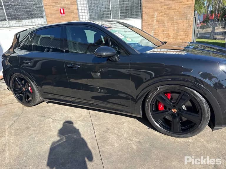 2025 Porsche Cayenne Used VIN WP1ZZZ9YZTDA25188 – photo 17 2025 Porsche Cayenne Used VIN WP1ZZZ9YZTDA25188 – photo 17