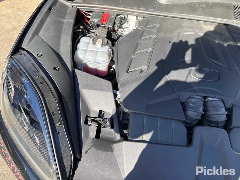 2025 Porsche Cayenne Used VIN WP1ZZZ9YZTDA25188 – photo 18 2025 Porsche Cayenne Used VIN WP1ZZZ9YZTDA25188 – photo 18