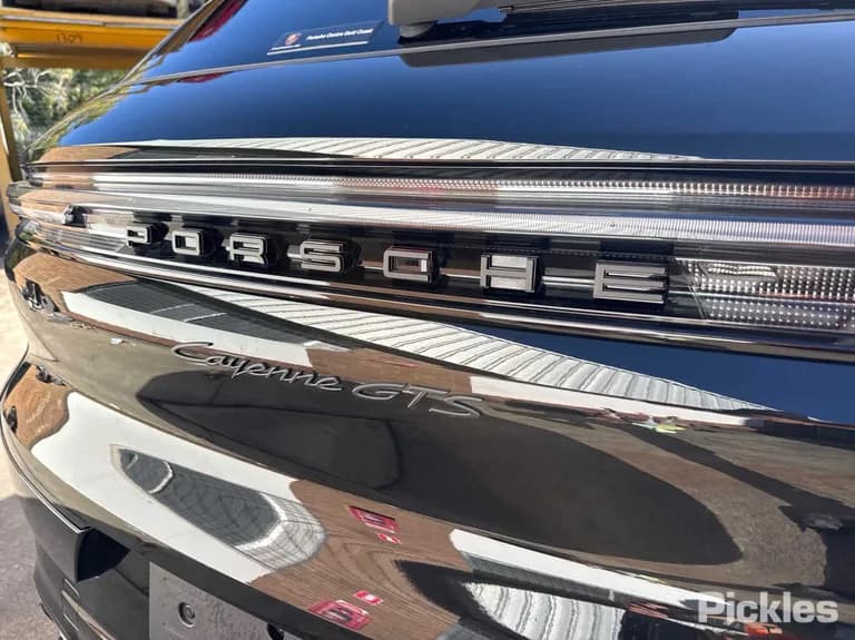 2025 Porsche Cayenne Used VIN WP1ZZZ9YZTDA25188 – photo 28 2025 Porsche Cayenne Used VIN WP1ZZZ9YZTDA25188 – photo 28