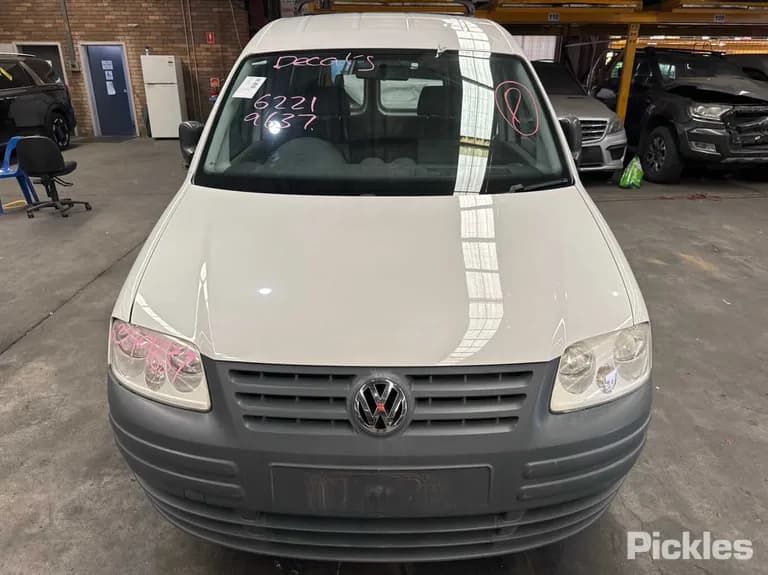 2008 Volkswagen Caddy Used VIN WV1ZZZ2KZ8X134786 – undercarriage 2008 Volkswagen Caddy Used VIN WV1ZZZ2KZ8X134786 – undercarriage