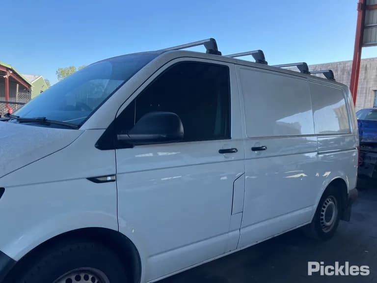 2016 Volkswagen Transporter Used VIN WV1ZZZ7HZGH085843 – photo 15 2016 Volkswagen Transporter Used VIN WV1ZZZ7HZGH085843 – photo 15