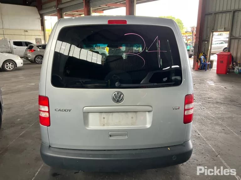2015 Volkswagen Caddy Used VIN WV2ZZZ2KZFX110198 – rear exterior 2015 Volkswagen Caddy Used VIN WV2ZZZ2KZFX110198 – rear exterior