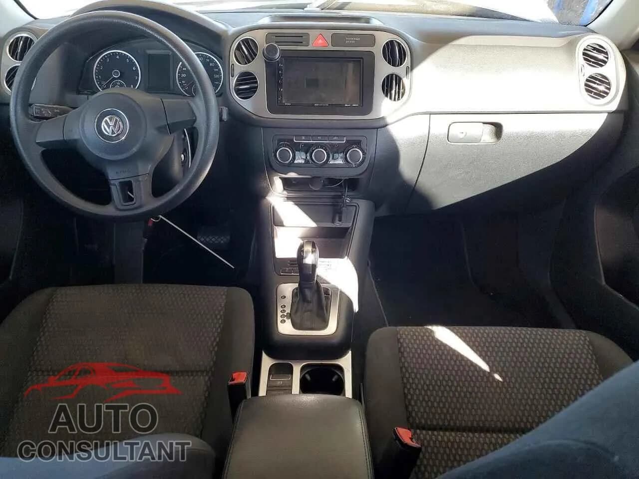 2011 VOLKSWAGEN TIGUAN Damaged VIN WVGAV7AX9BW548942 – undercarriage 2011 VOLKSWAGEN TIGUAN Damaged VIN WVGAV7AX9BW548942 – undercarriage