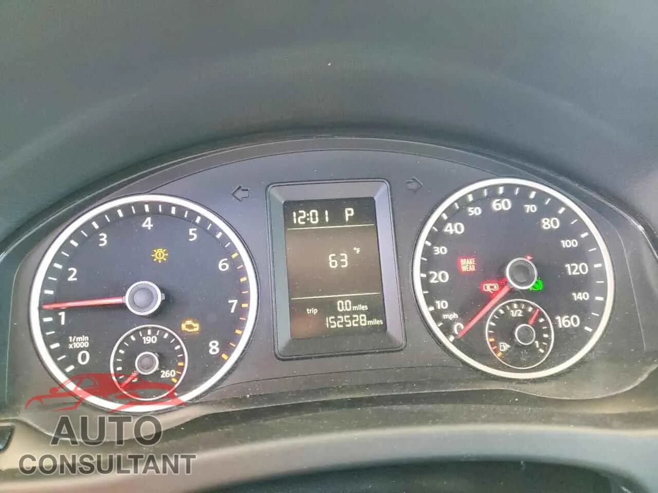 2011 VOLKSWAGEN TIGUAN Damaged VIN WVGAV7AX9BW548942 – trunk area 2011 VOLKSWAGEN TIGUAN Damaged VIN WVGAV7AX9BW548942 – trunk area