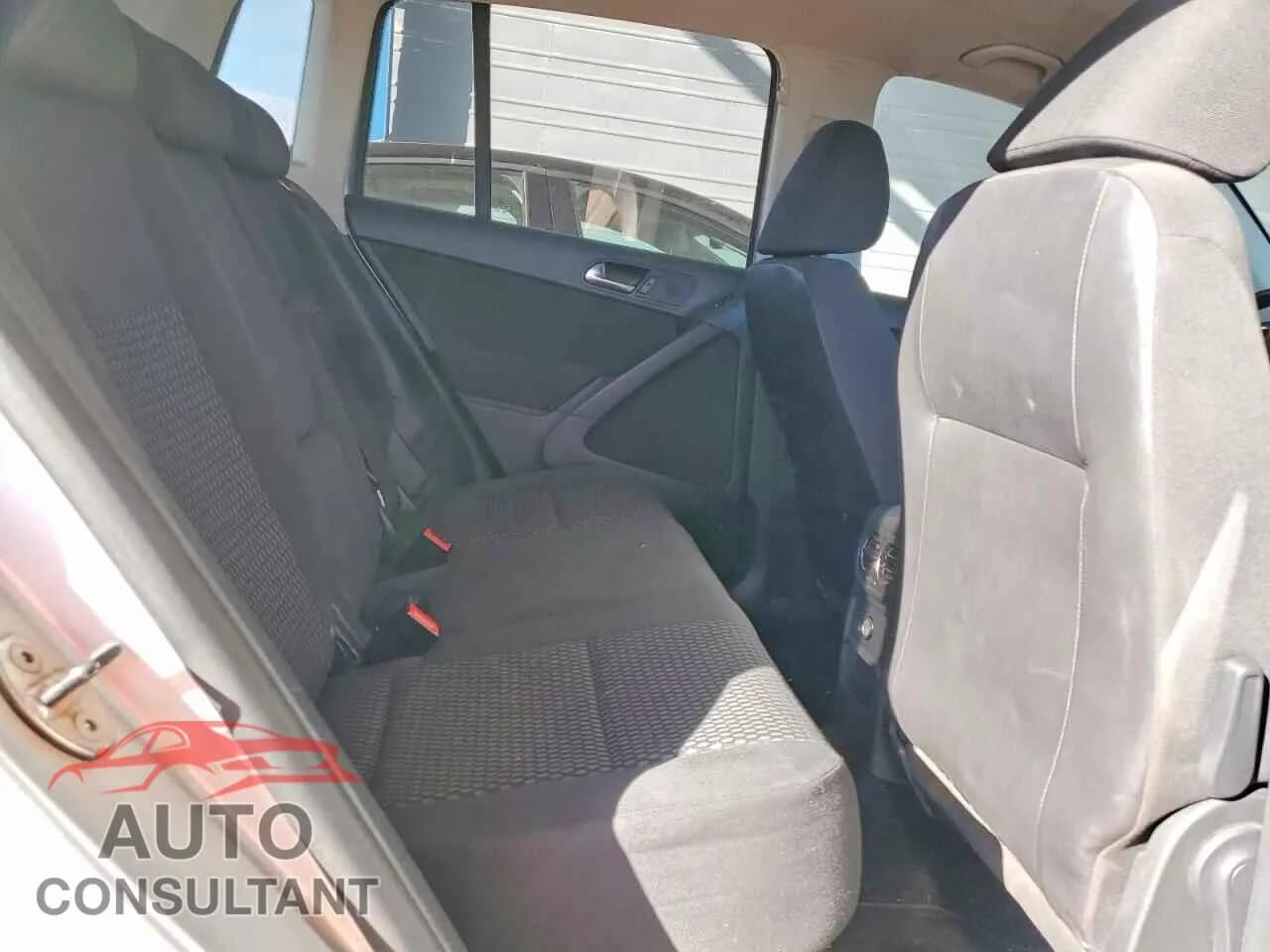 2011 VOLKSWAGEN TIGUAN Damaged VIN WVGAV7AX9BW548942 – photo 11 2011 VOLKSWAGEN TIGUAN Damaged VIN WVGAV7AX9BW548942 – photo 11