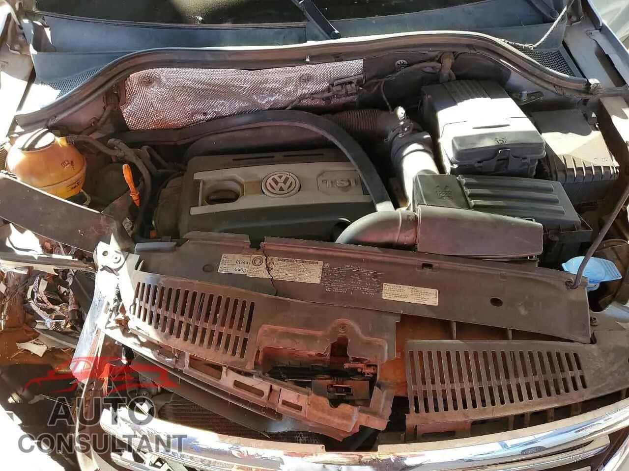 2011 VOLKSWAGEN TIGUAN Damaged VIN WVGAV7AX9BW548942 – photo 12 2011 VOLKSWAGEN TIGUAN Damaged VIN WVGAV7AX9BW548942 – photo 12