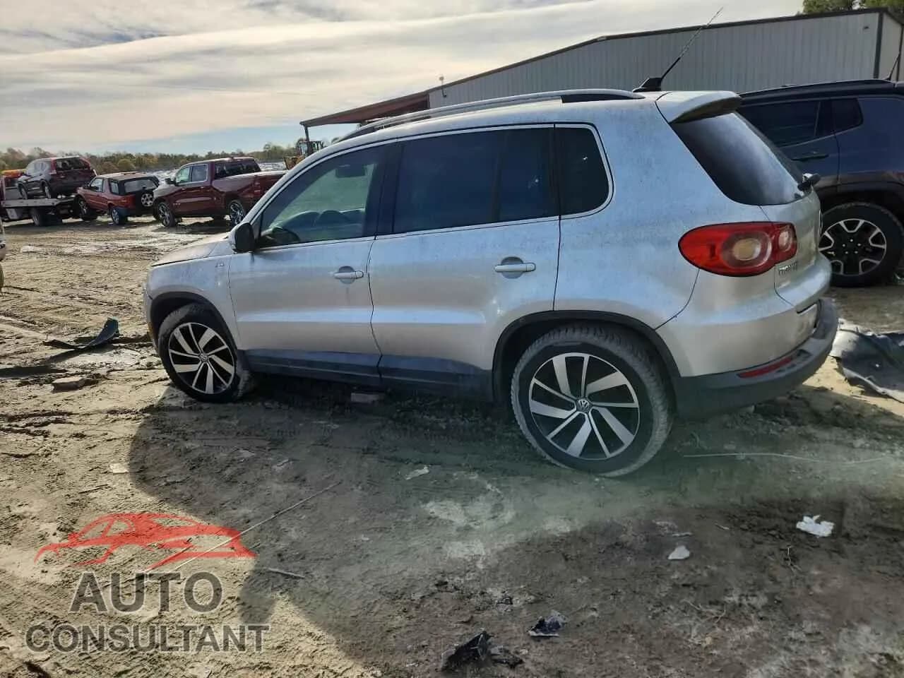 2010 VOLKSWAGEN TIGUAN Used VIN WVGBV9AX8AW522847 – rear exterior 2010 VOLKSWAGEN TIGUAN Used VIN WVGBV9AX8AW522847 – rear exterior