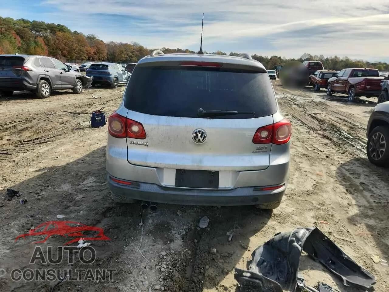 2010 VOLKSWAGEN TIGUAN Used VIN WVGBV9AX8AW522847 – engine bay 2010 VOLKSWAGEN TIGUAN Used VIN WVGBV9AX8AW522847 – engine bay