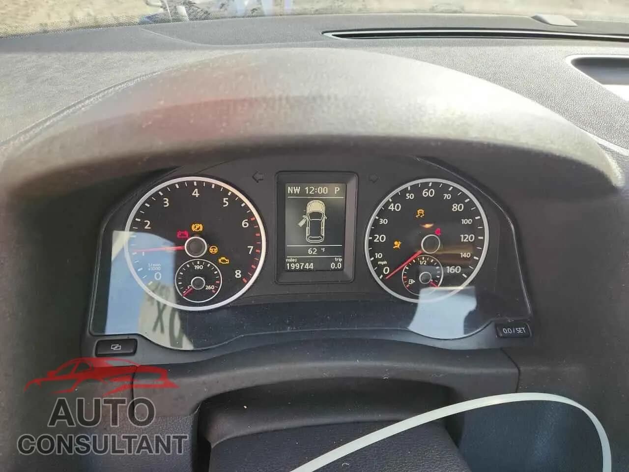 2010 VOLKSWAGEN TIGUAN Used VIN WVGBV9AX8AW522847 – trunk area 2010 VOLKSWAGEN TIGUAN Used VIN WVGBV9AX8AW522847 – trunk area