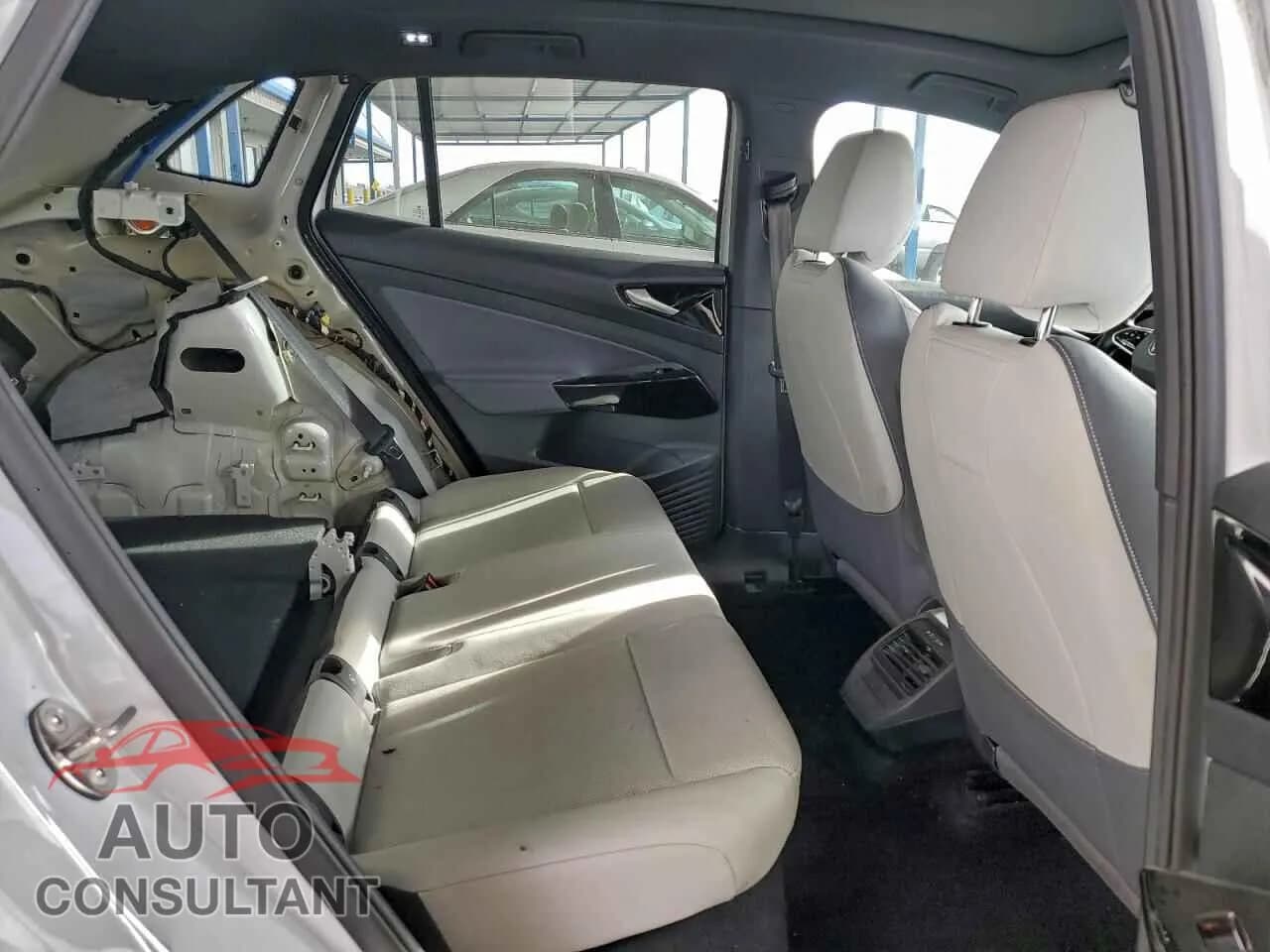2021 VOLKSWAGEN ID.4 PRO S Damaged VIN WVGTMPE29MP063403 – photo 11 2021 VOLKSWAGEN ID.4 PRO S Damaged VIN WVGTMPE29MP063403 – photo 11