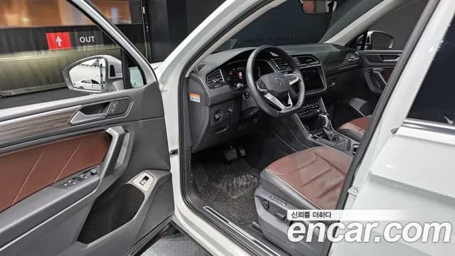 2023 Volkswagen Tiguan Allspace 2.0 TSI Prestige Sold VIN WVGZZZ5N0PM061014 – side profile 2023 Volkswagen Tiguan Allspace 2.0 TSI Prestige Sold VIN WVGZZZ5N0PM061014 – side profile