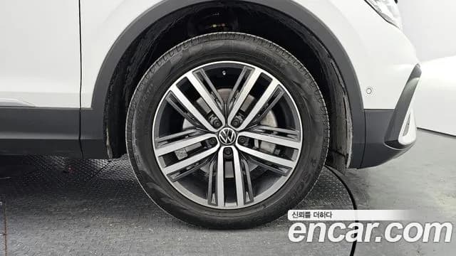 2024 Volkswagen Tiguan Allspace 2.0 TSI Prestige Sold VIN WVGZZZ5N0RM063249 – undercarriage 2024 Volkswagen Tiguan Allspace 2.0 TSI Prestige Sold VIN WVGZZZ5N0RM063249 – undercarriage