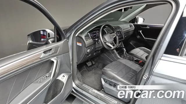 2024 Volkswagen Tiguan Allspace 2.0 TSI Prestige Sold VIN WVGZZZ5N2RM058442 – engine bay 2024 Volkswagen Tiguan Allspace 2.0 TSI Prestige Sold VIN WVGZZZ5N2RM058442 – engine bay