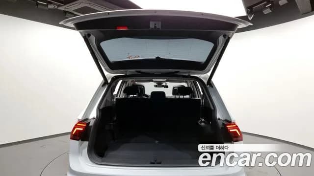2023 Volkswagen Tiguan Allspace 2.0 TSI Prestige Sold VIN WVGZZZ5N3PM013894 – photo 17 2023 Volkswagen Tiguan Allspace 2.0 TSI Prestige Sold VIN WVGZZZ5N3PM013894 – photo 17