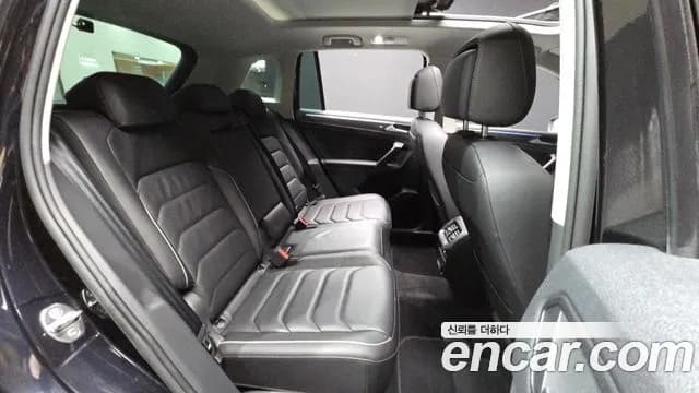2023 Volkswagen Tiguan 2nd Gen 2.0 TDI Prestige Sold VIN WVGZZZ5N4PW011415 – interior seats 2023 Volkswagen Tiguan 2nd Gen 2.0 TDI Prestige Sold VIN WVGZZZ5N4PW011415 – interior seats