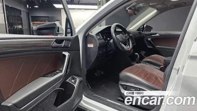2023 Volkswagen Tiguan Allspace 2.0 TSI Prestige Sold VIN WVGZZZ5N6PM014747 – photo 14 2023 Volkswagen Tiguan Allspace 2.0 TSI Prestige Sold VIN WVGZZZ5N6PM014747 – photo 14