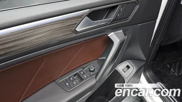 2023 Volkswagen Tiguan Allspace 2.0 TSI Prestige Sold VIN WVGZZZ5N7PM009752 – interior seats 2023 Volkswagen Tiguan Allspace 2.0 TSI Prestige Sold VIN WVGZZZ5N7PM009752 – interior seats