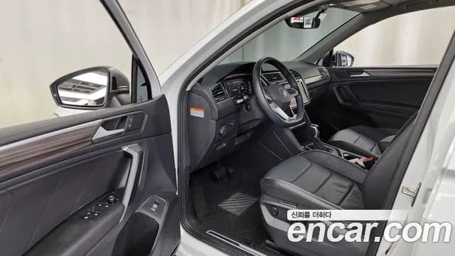 2023 Volkswagen Tiguan Allspace 2.0 TSI Prestige Sold VIN WVGZZZ5N8PM049970 – rear exterior 2023 Volkswagen Tiguan Allspace 2.0 TSI Prestige Sold VIN WVGZZZ5N8PM049970 – rear exterior