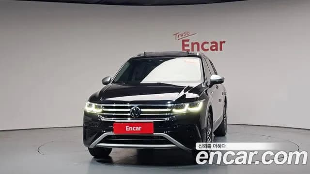 2023 Volkswagen Tiguan Allspace 2.0 TSI Prestige Sold VIN WVGZZZ5NXPM075146 – trunk area 2023 Volkswagen Tiguan Allspace 2.0 TSI Prestige Sold VIN WVGZZZ5NXPM075146 – trunk area