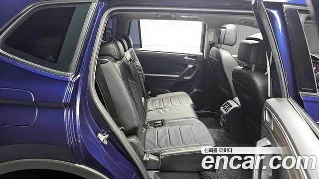 2023 Volkswagen Tiguan Allspace 2.0 TSI Prestige Sold VIN WVGZZZ5NXPM081061 – exterior detail 2023 Volkswagen Tiguan Allspace 2.0 TSI Prestige Sold VIN WVGZZZ5NXPM081061 – exterior detail
