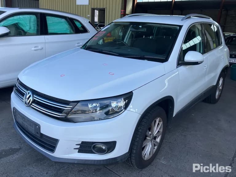 2014 Volkswagen Tiguan Used VIN WVGZZZ5NZFW032268 – photo 15 2014 Volkswagen Tiguan Used VIN WVGZZZ5NZFW032268 – photo 15