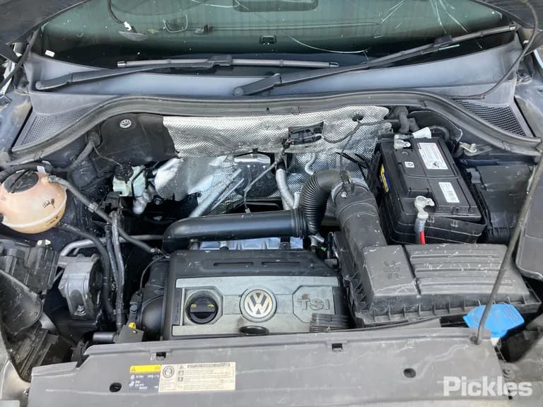 2015 Volkswagen Tiguan Used VIN WVGZZZ5NZFW032580 – exterior detail 2015 Volkswagen Tiguan Used VIN WVGZZZ5NZFW032580 – exterior detail