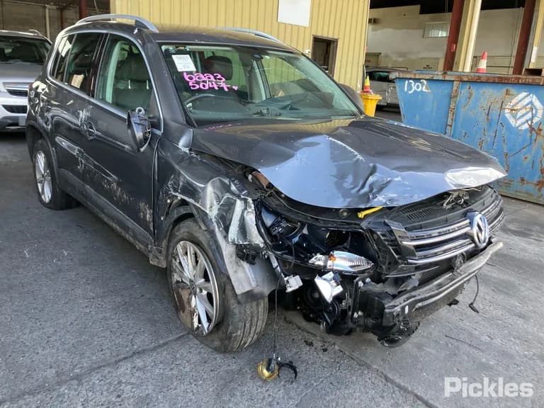 2015 Volkswagen Tiguan Used VIN WVGZZZ5NZFW032580 – photo 16 2015 Volkswagen Tiguan Used VIN WVGZZZ5NZFW032580 – photo 16