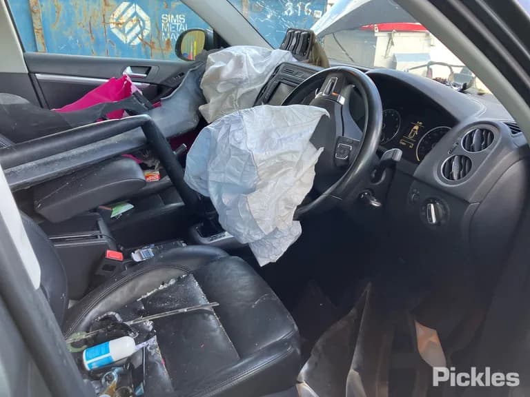 2015 Volkswagen Tiguan Used VIN WVGZZZ5NZFW032580 – photo 26 2015 Volkswagen Tiguan Used VIN WVGZZZ5NZFW032580 – photo 26