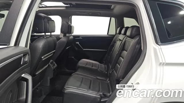 2018 Volkswagen Tiguan Allspace 2.0 TDI Prestige Sold VIN WVGZZZ5NZJM189922 – trunk area 2018 Volkswagen Tiguan Allspace 2.0 TDI Prestige Sold VIN WVGZZZ5NZJM189922 – trunk area