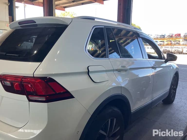 2018 Volkswagen Tiguan Used VIN WVGZZZ5NZJW893732 – side profile 2018 Volkswagen Tiguan Used VIN WVGZZZ5NZJW893732 – side profile