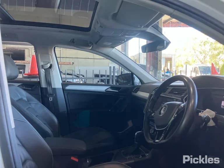 2018 Volkswagen Tiguan Used VIN WVGZZZ5NZJW893732 – photo 18 2018 Volkswagen Tiguan Used VIN WVGZZZ5NZJW893732 – photo 18