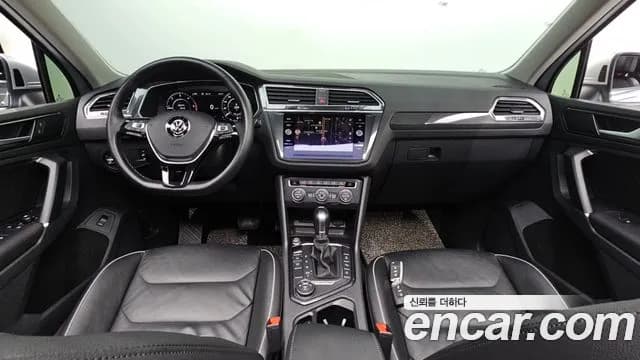 2018 Volkswagen Tiguan 2nd Gen 2.0 TDI 4Motion Prestige Sold VIN WVGZZZ5NZJW953959 – trunk area 2018 Volkswagen Tiguan 2nd Gen 2.0 TDI 4Motion Prestige Sold VIN WVGZZZ5NZJW953959 – trunk area