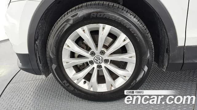 2018 Volkswagen Tiguan 2nd Gen 2.0 TDI Sold VIN WVGZZZ5NZJW968781 – photo 16 2018 Volkswagen Tiguan 2nd Gen 2.0 TDI Sold VIN WVGZZZ5NZJW968781 – photo 16