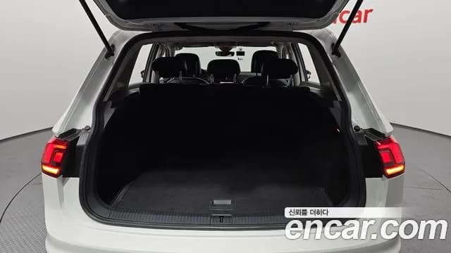 2018 Volkswagen Tiguan 2nd Gen 2.0 TDI Sold VIN WVGZZZ5NZJW968781 – photo 28 2018 Volkswagen Tiguan 2nd Gen 2.0 TDI Sold VIN WVGZZZ5NZJW968781 – photo 28