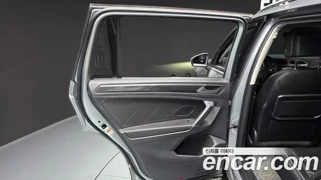 2020 Volkswagen Tiguan Allspace 2.0 TDI Prestige Sold VIN WVGZZZ5NZLM175084 – exterior detail 2020 Volkswagen Tiguan Allspace 2.0 TDI Prestige Sold VIN WVGZZZ5NZLM175084 – exterior detail